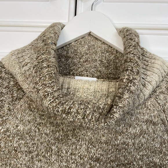 EUC Women’s Columbia Size Large Cowl Neck Sweater in Broad Horizontal Stripes - Picture 3 of 9